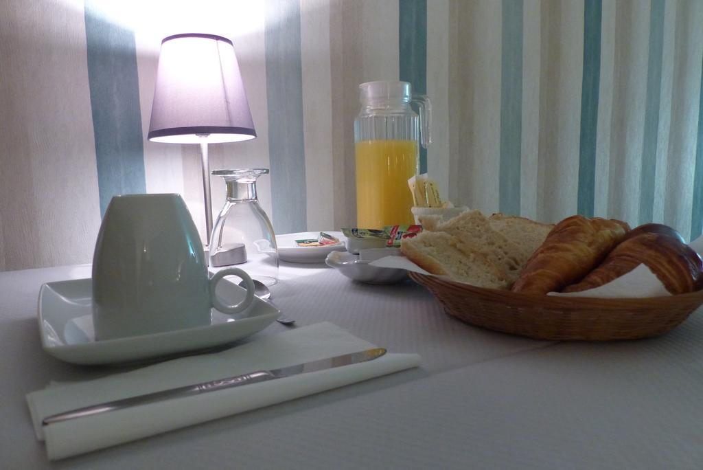 Hotel La Belle Etoile Saint-Nazaire  Esterno foto